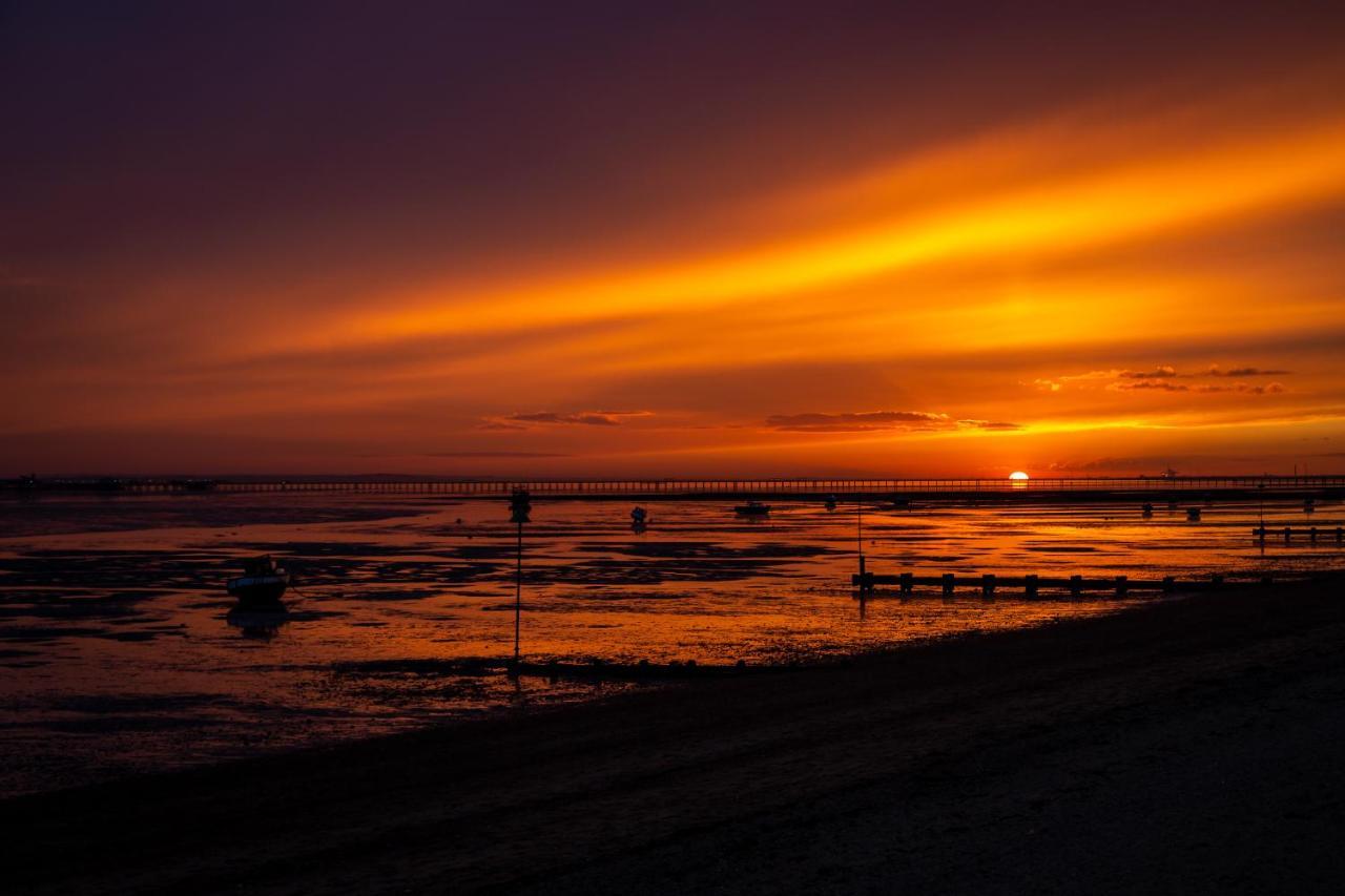 Roslin Beach Hotel Southend-on-Sea Esterno foto